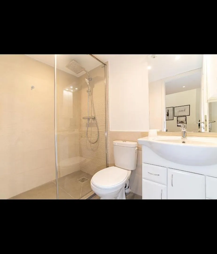 Klauzal Stret New Studio Budapest Apartment