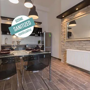 Apartamento Luxury By Hi5-városház, Budapeste