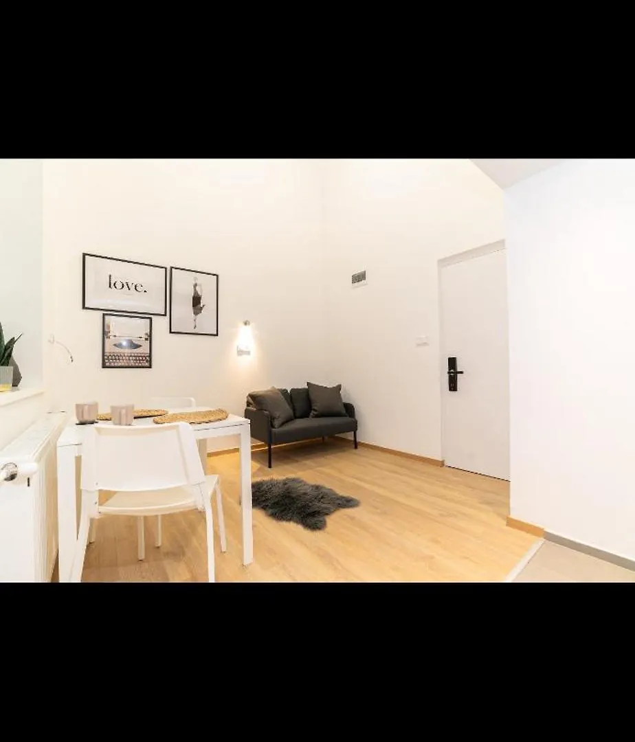 Klauzal Stret New Studio Budapeşte